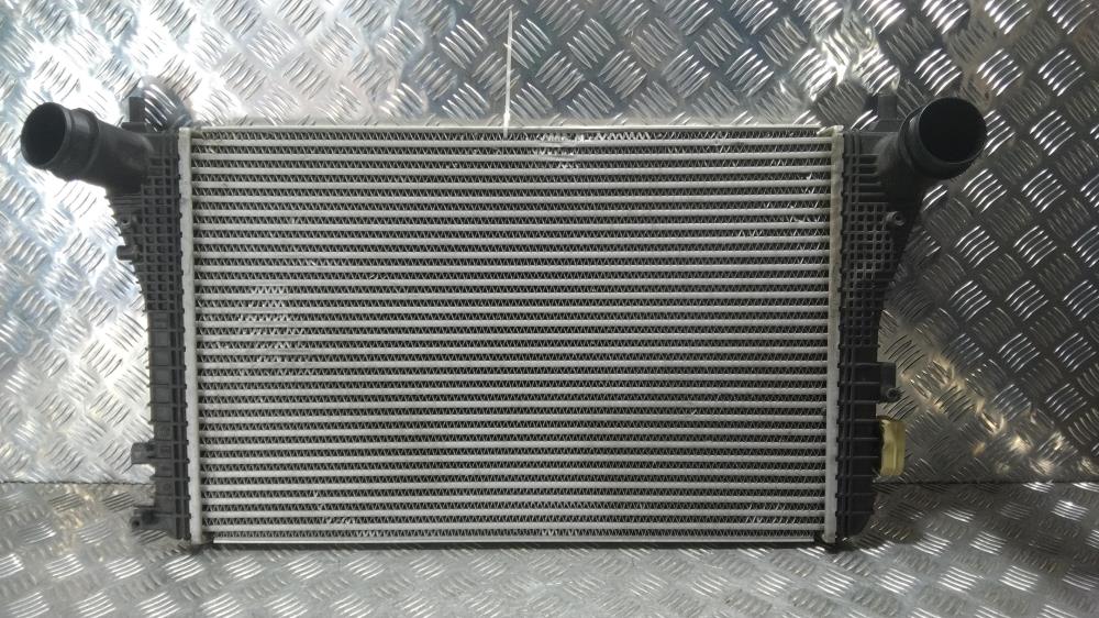 Радиатор интеркулера - Volkswagen Passat 7 (2010-2015)