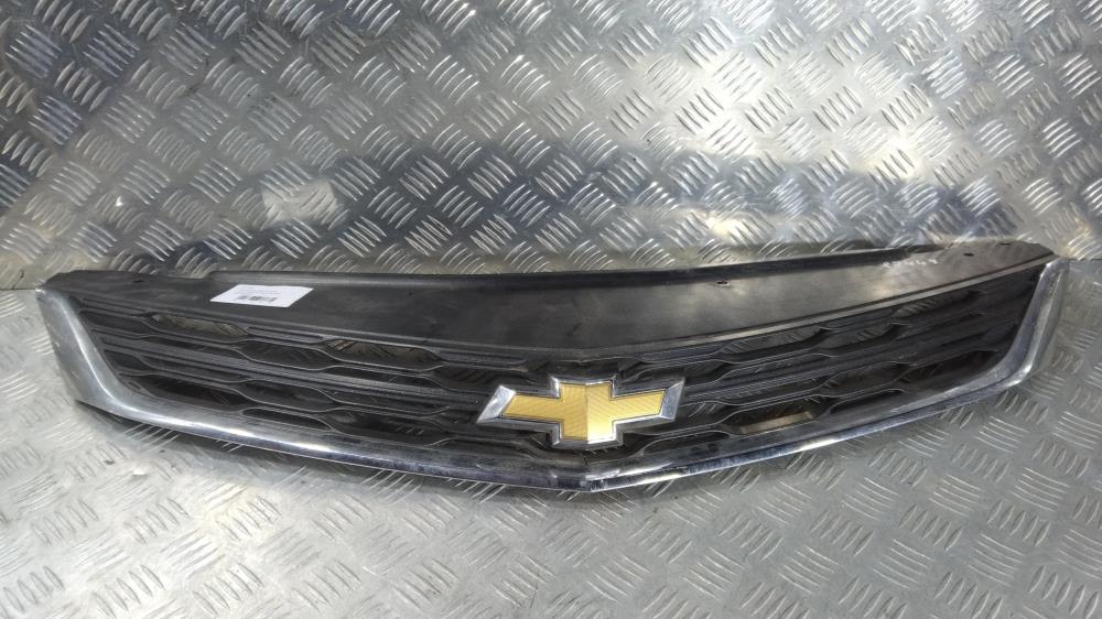 Решетка радиатора (капота) - Chevrolet Cruze J400 (2015-2021)
